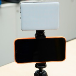 Support de smartphone avec sabot de flash